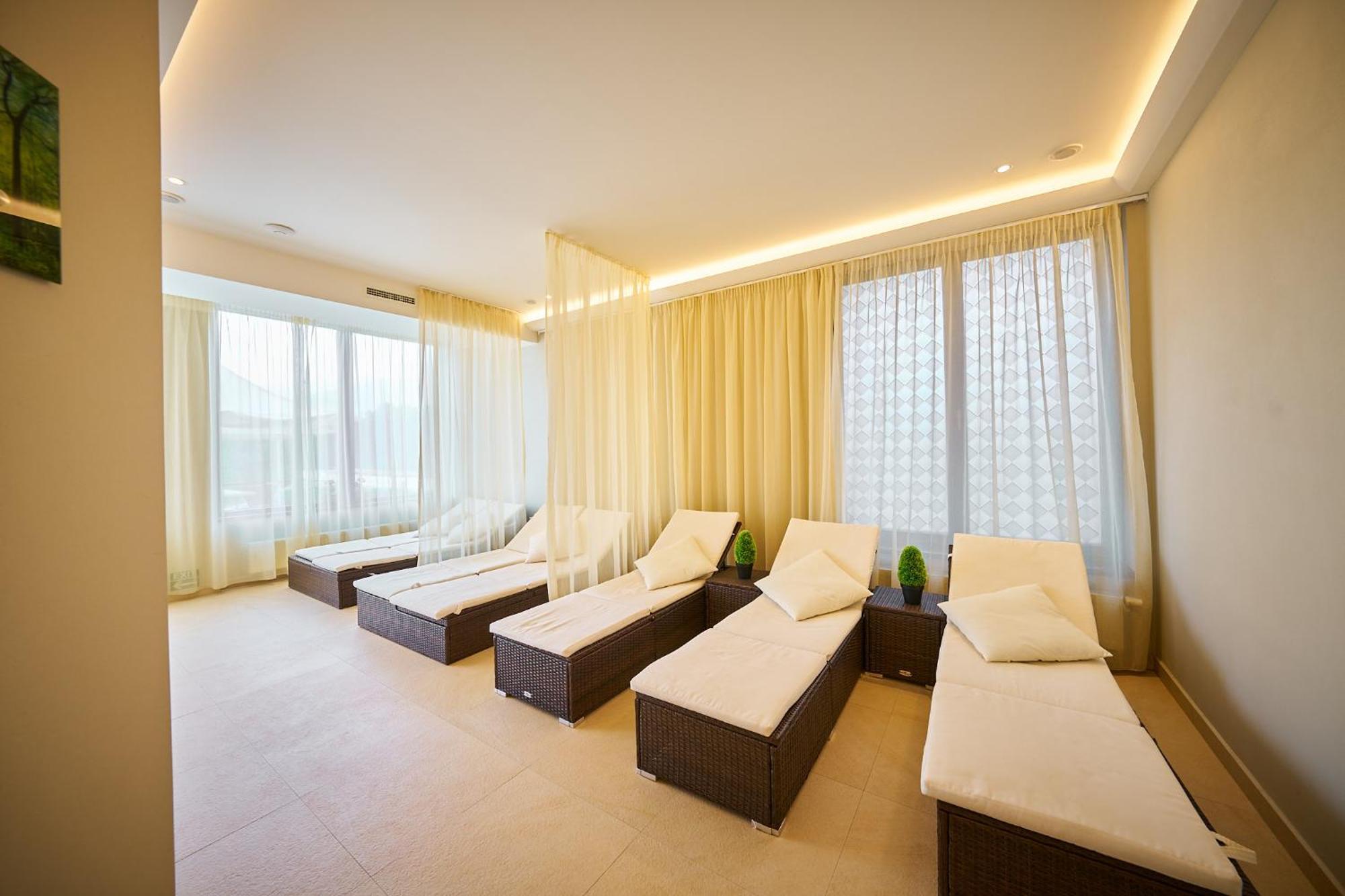 Wellness Hotel Queens Marianske Lazne Exterior photo
