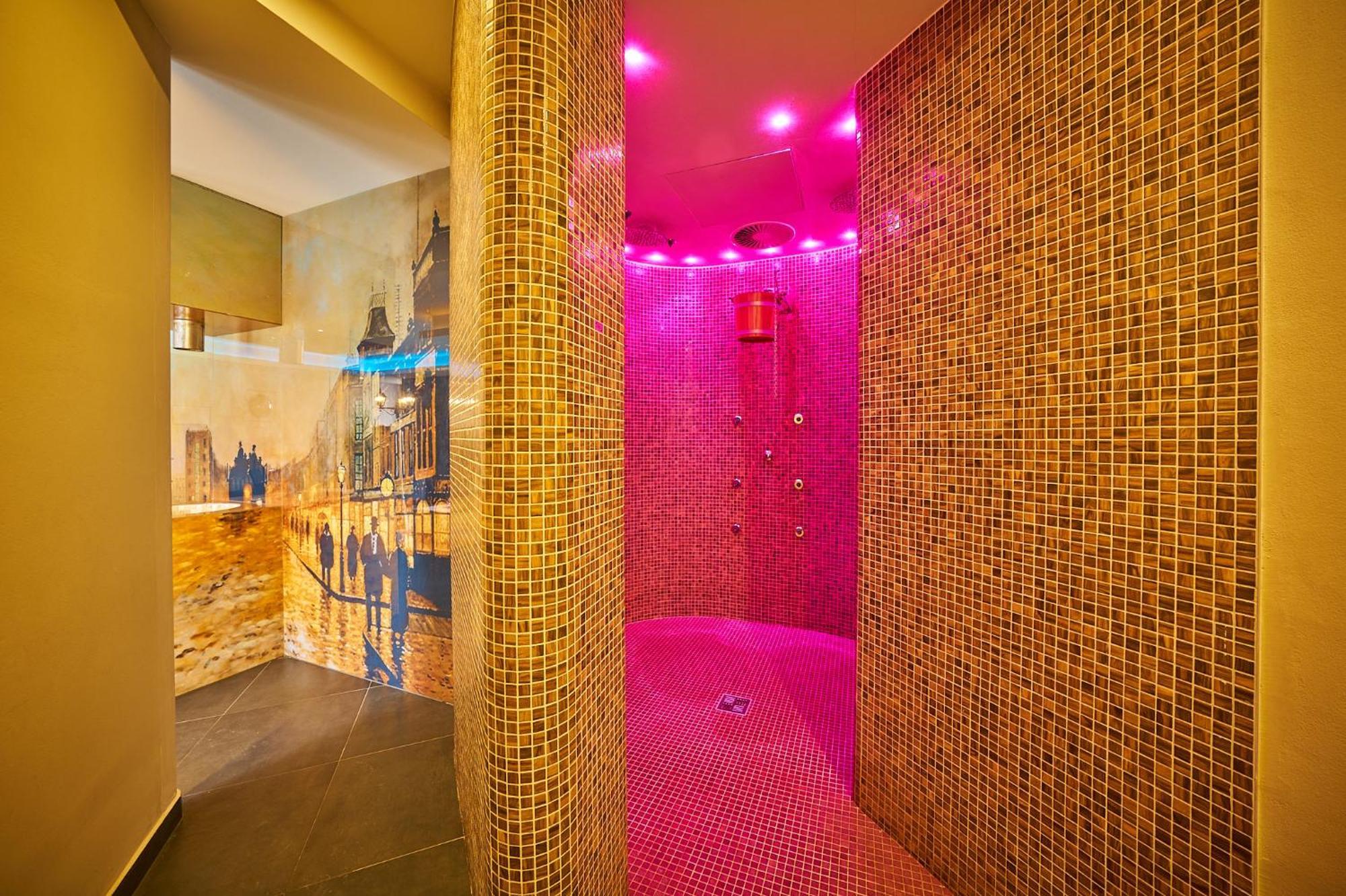Wellness Hotel Queens Marianske Lazne Exterior photo